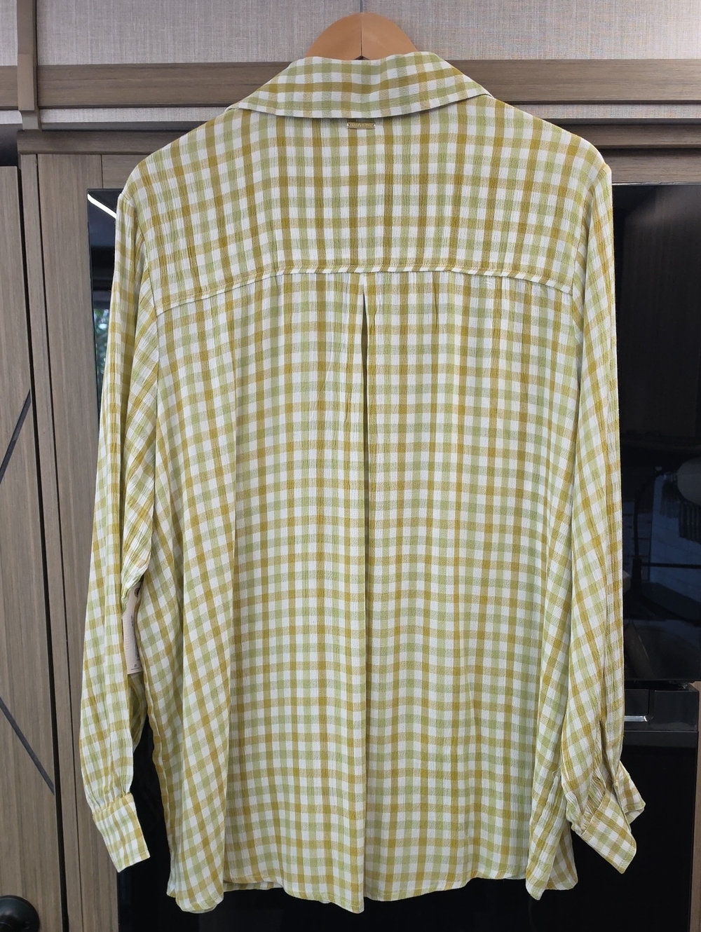 NWT,"SWELL BLOUSE AND SHORTS SET", BY BILLABONG" 💚💛 - Picture 10 of 16
